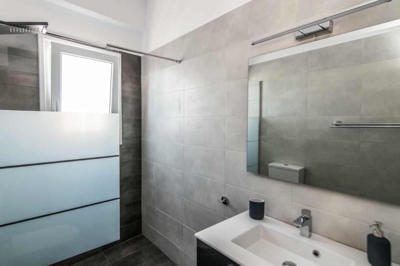 Lux 'N Comfort Apartments Tínos 외부 사진